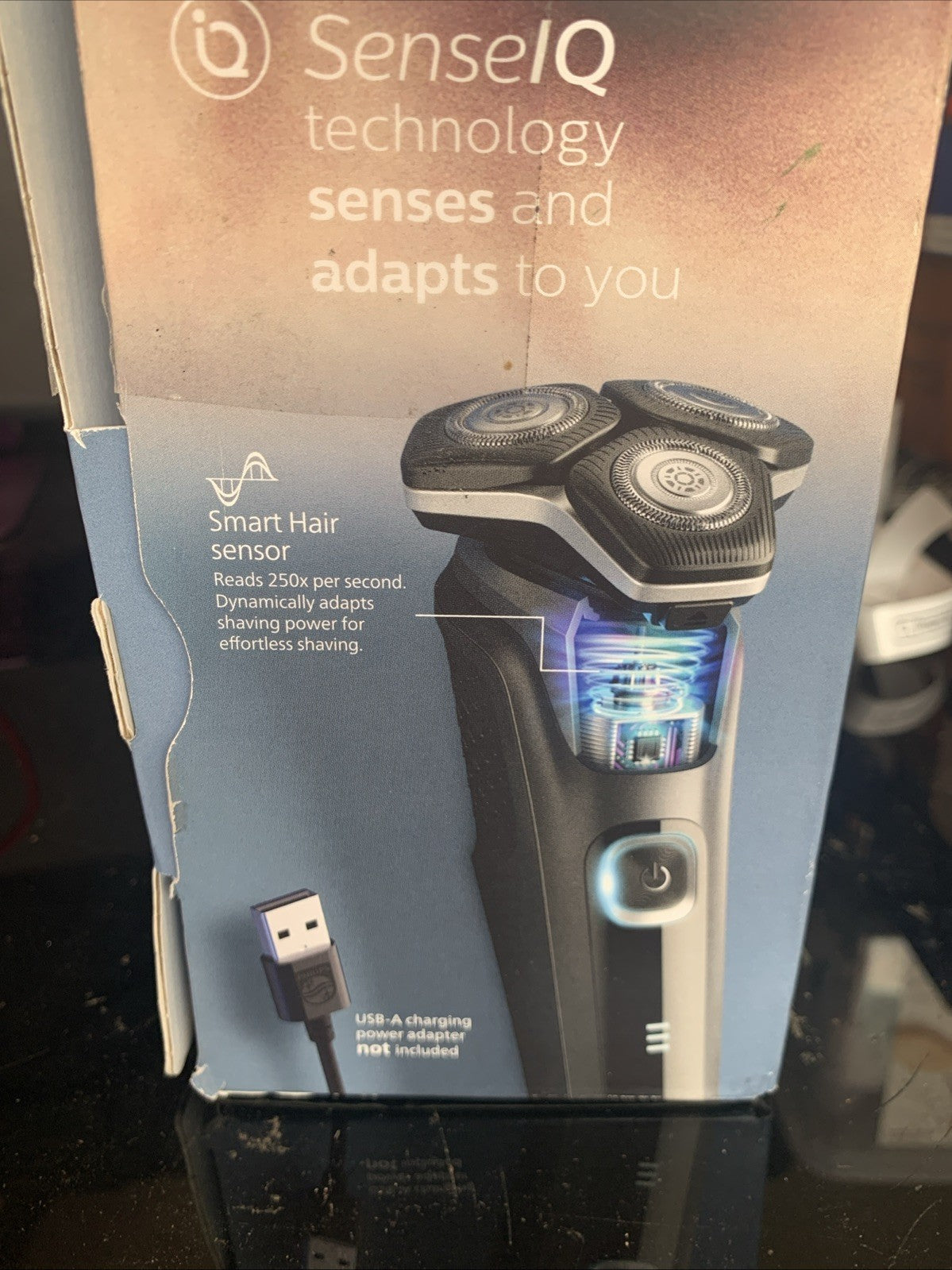 Philips Norelco Shaver 5400 Wet & Dry Rechargeable Shaver S5880/816