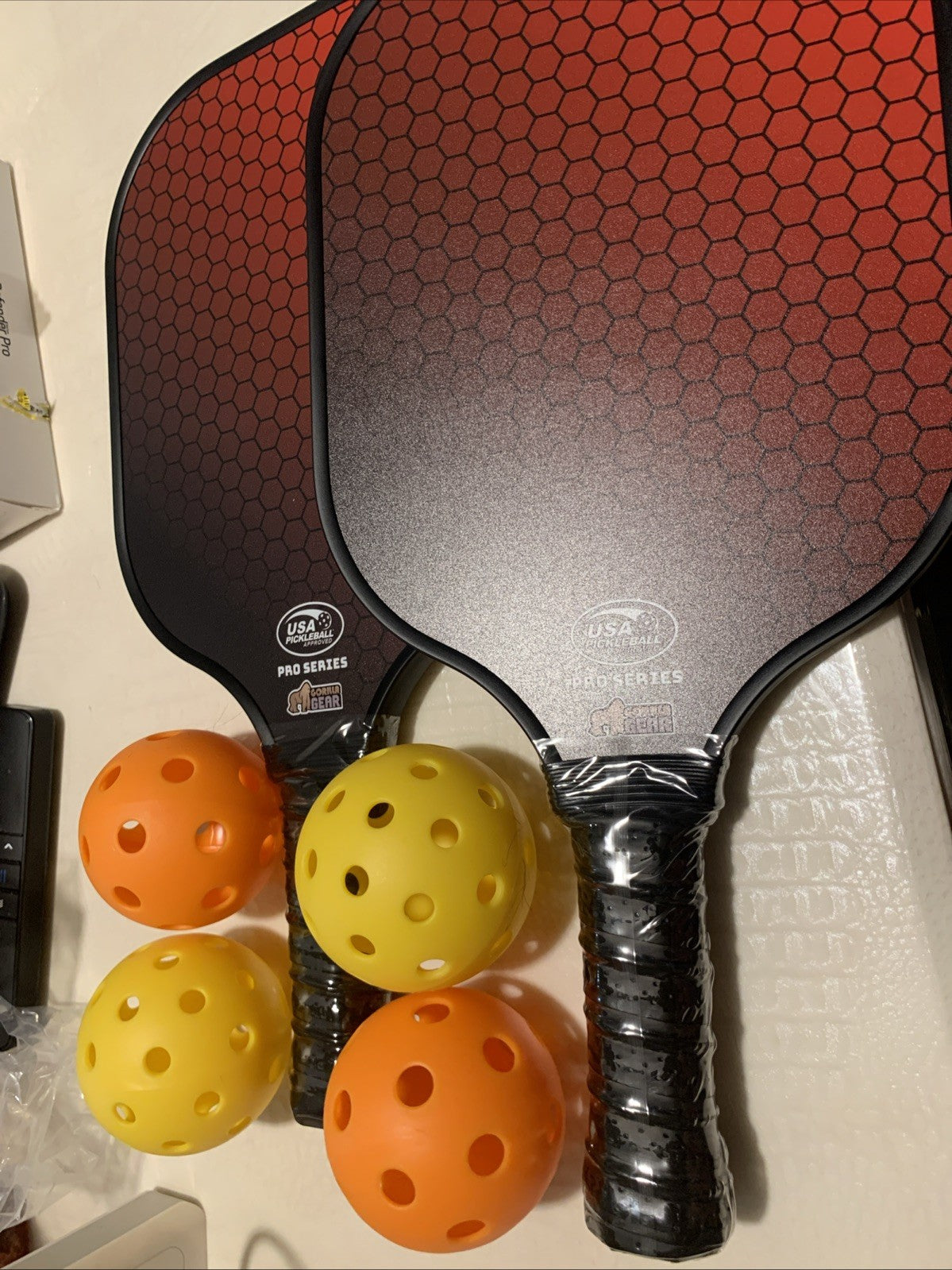 NEW Gorilla Gear USAPA Pickleball Set, Fiberglass 2 Paddles 4 Balls 1 Bag Black1