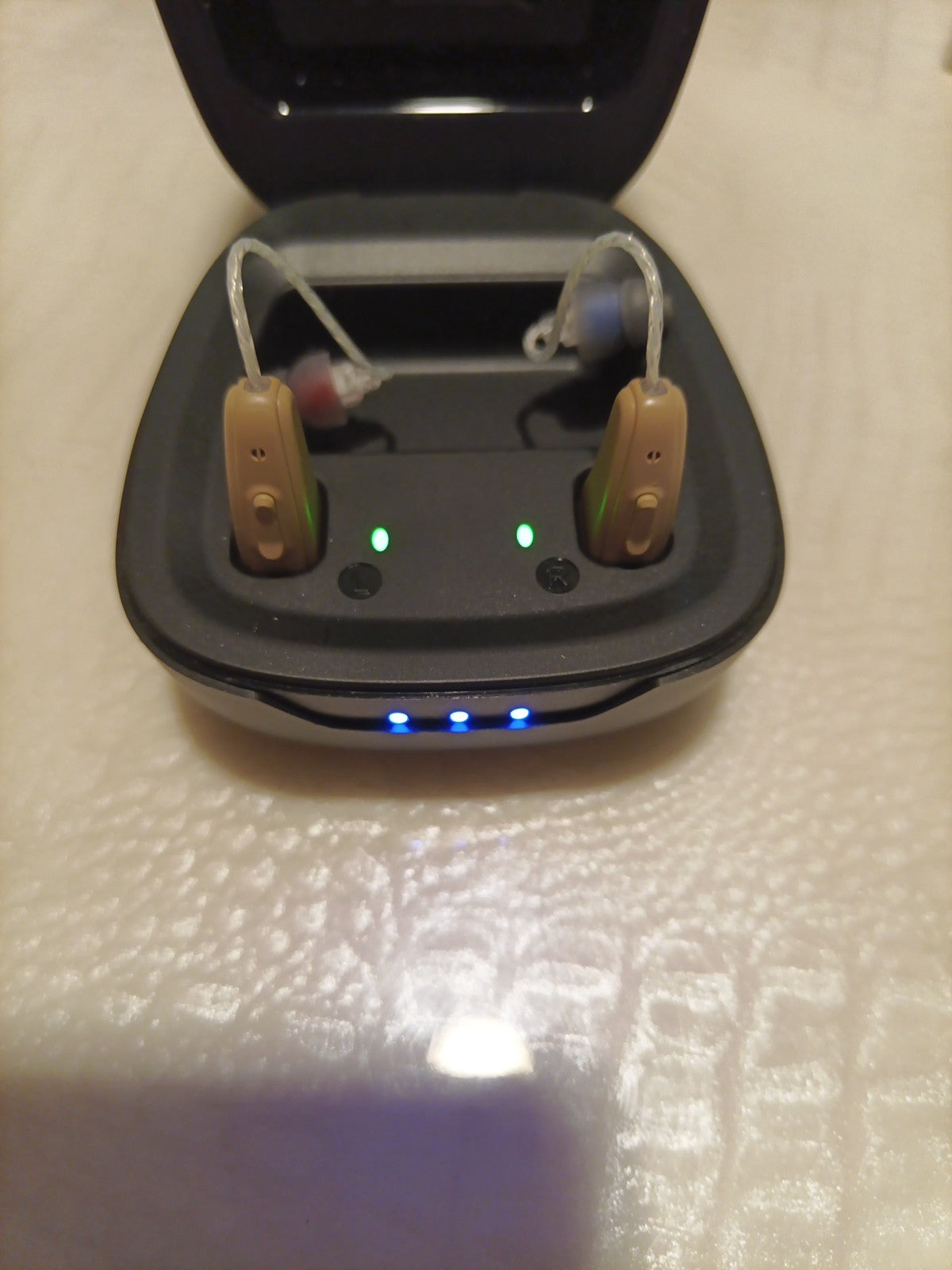 NVOTBY New Hearing Aid Rechargeable Model:M2231 Seniors. Adults. Open Box NEW7