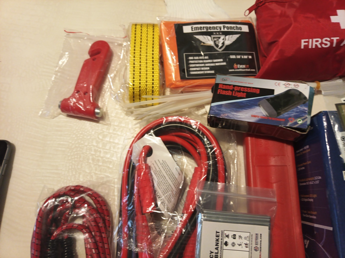 Everlit Survival Car Emergency Kit, Roadside Safety Tool Kit, Tire Inflator8