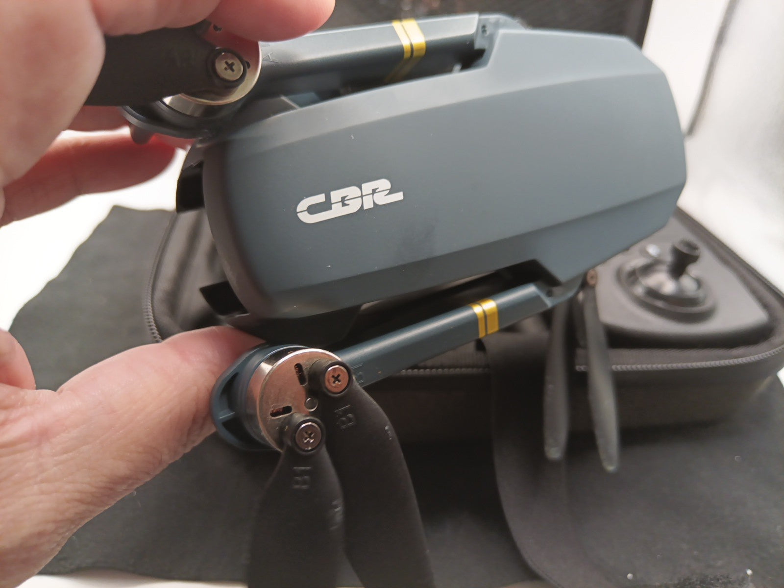Chubory F89 Drone w/camera : Micro Foldable Drone Set / 2 Batteries 4