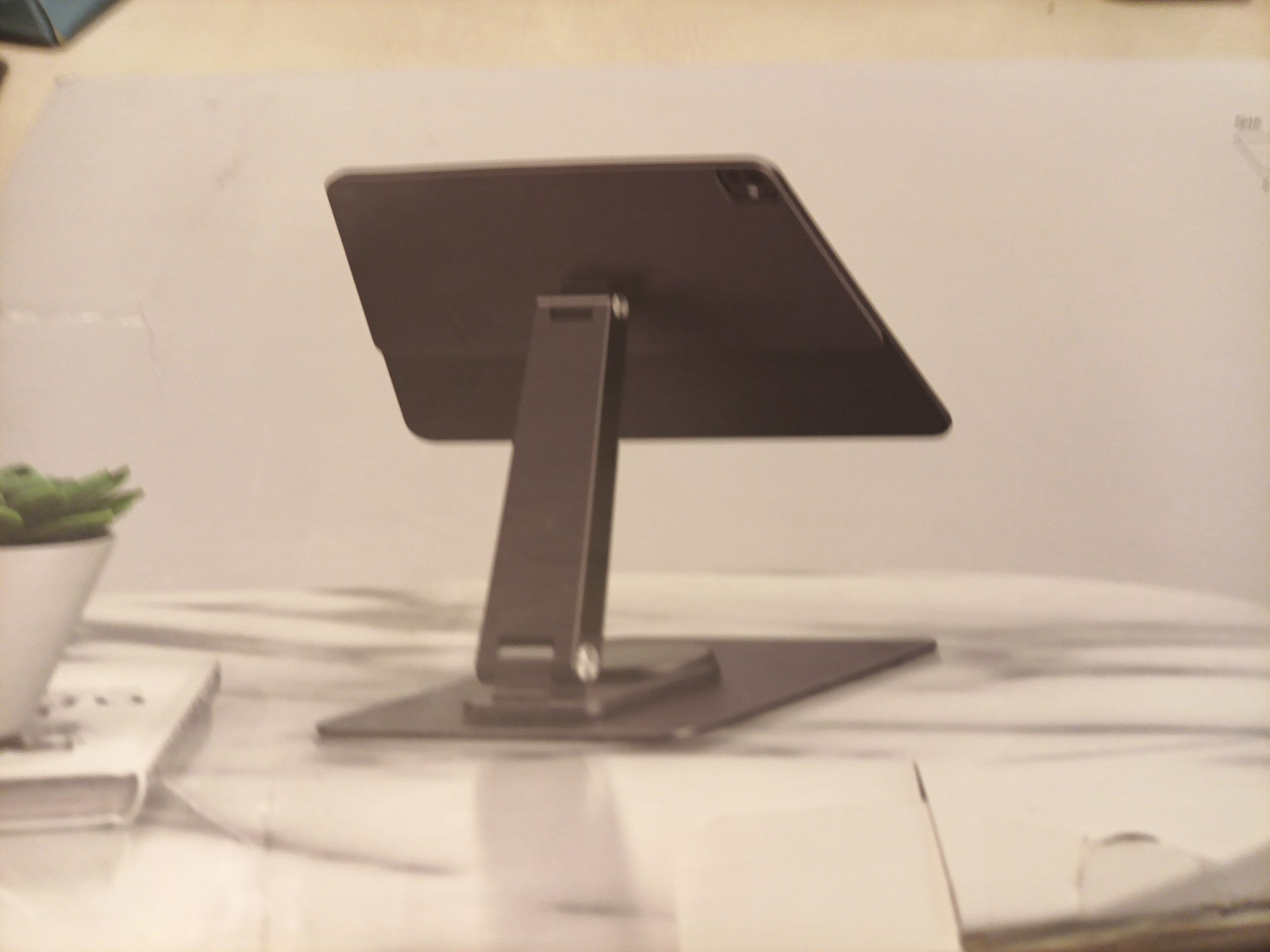 for iPad Pro 11 "/ Air 10.5" Foldable Magnetic iPad Stand Aluminum Tablet Holder2