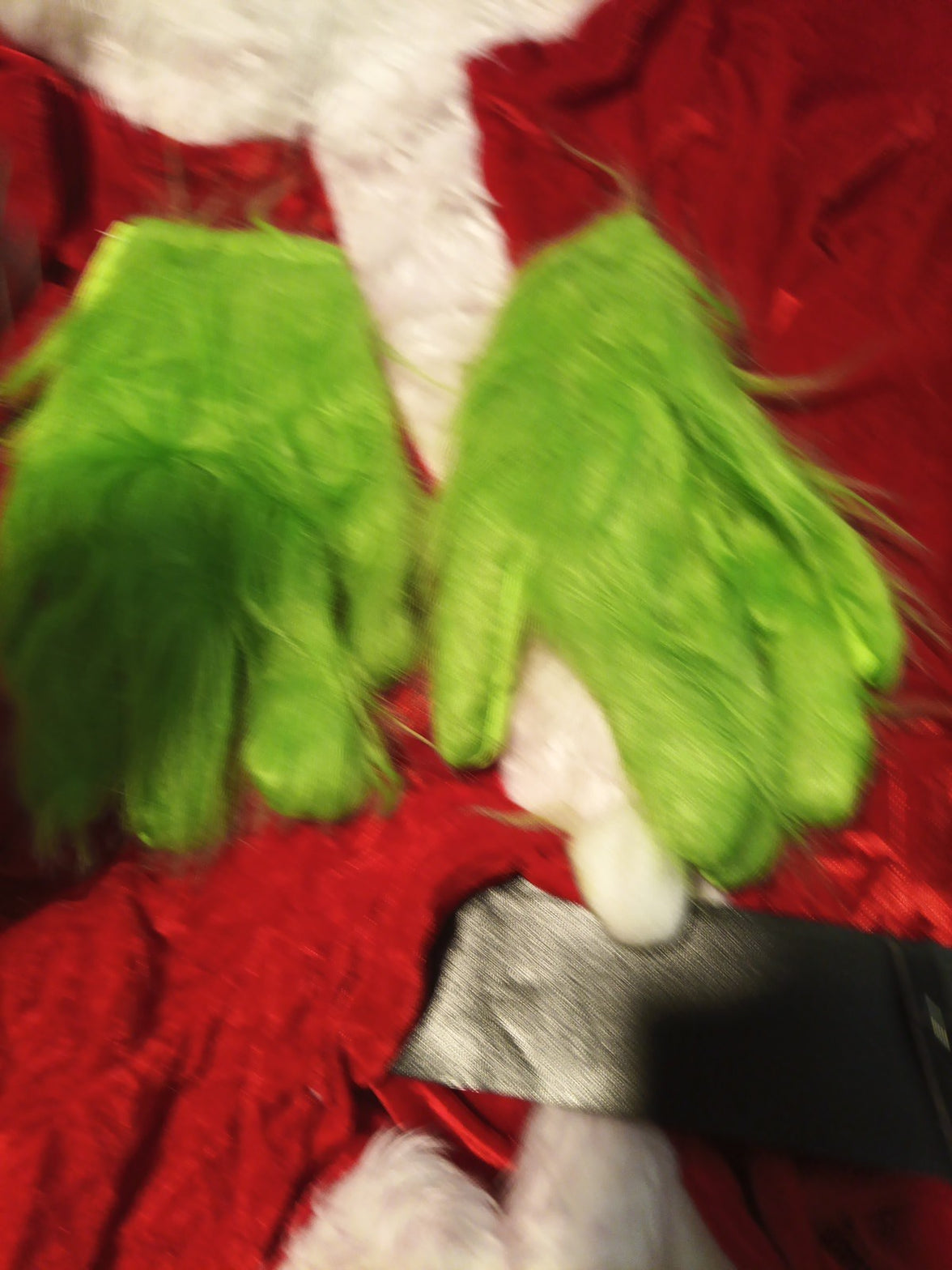 Adult Grinch Costume Mask And Outfit 6 Piece. MASK Might Scare The Kids.  US XL7