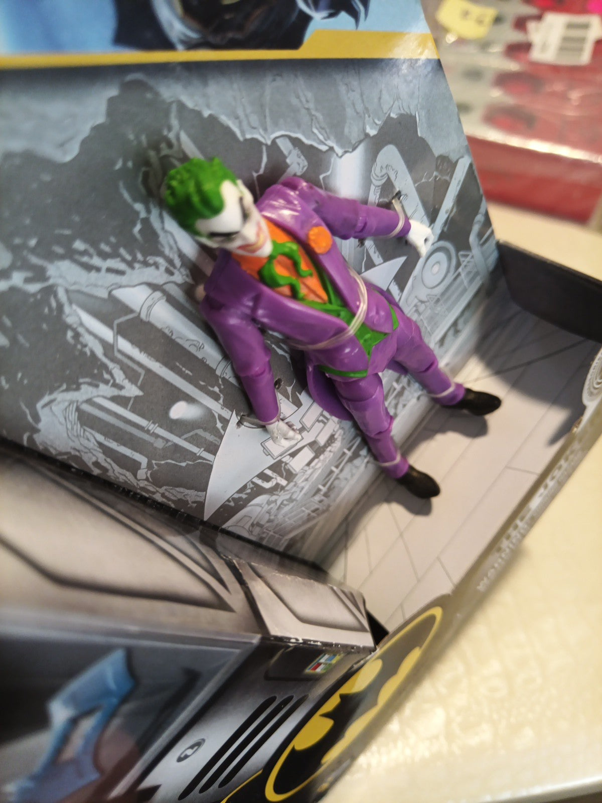 Spin Master Classic The Joker 4" Action with two surprise accessories! NEW5