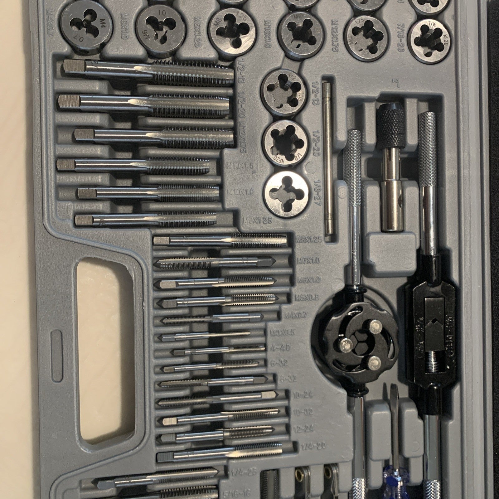 60PC Tap and Die Set Metric Imperial Sae Standard Bearing Steel Threading Tool2