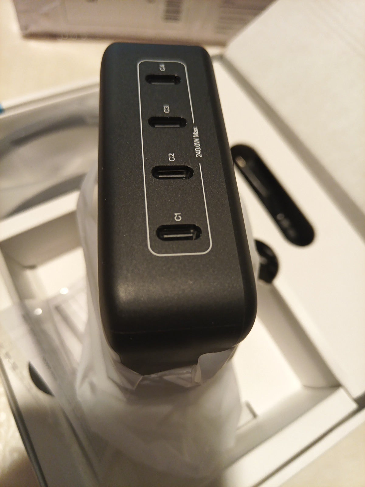 PowerLot Power Station 240W 4-port PD Power Adapter Fast Charge USB C2