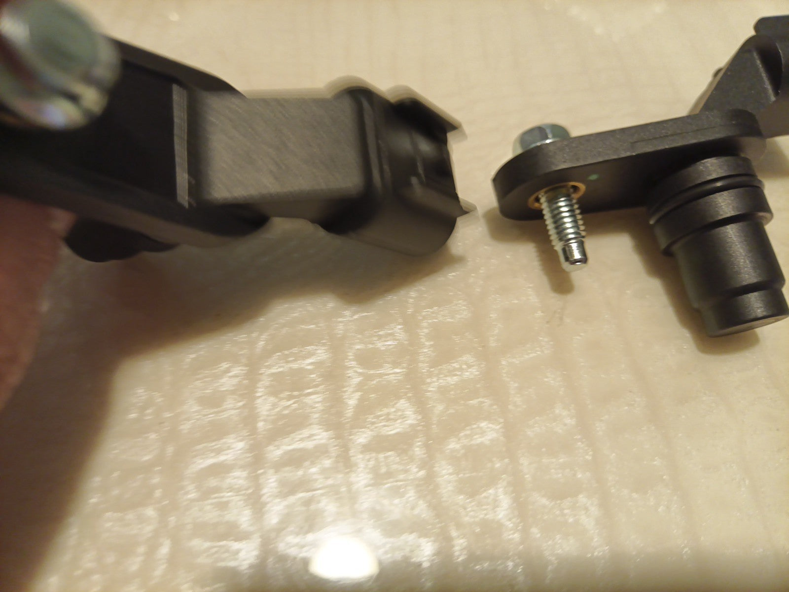 Pair Set of Engine Camshaft Position Sensors for Buick, Chevy, Pontiac, GMC,COBA2