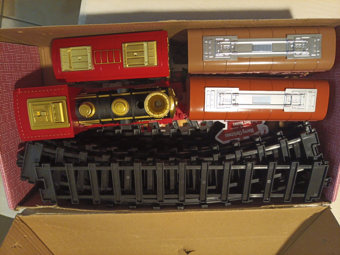 Temi Train Set Electric Steam Locomotive Engine Cargo Car Track Battery Operated6