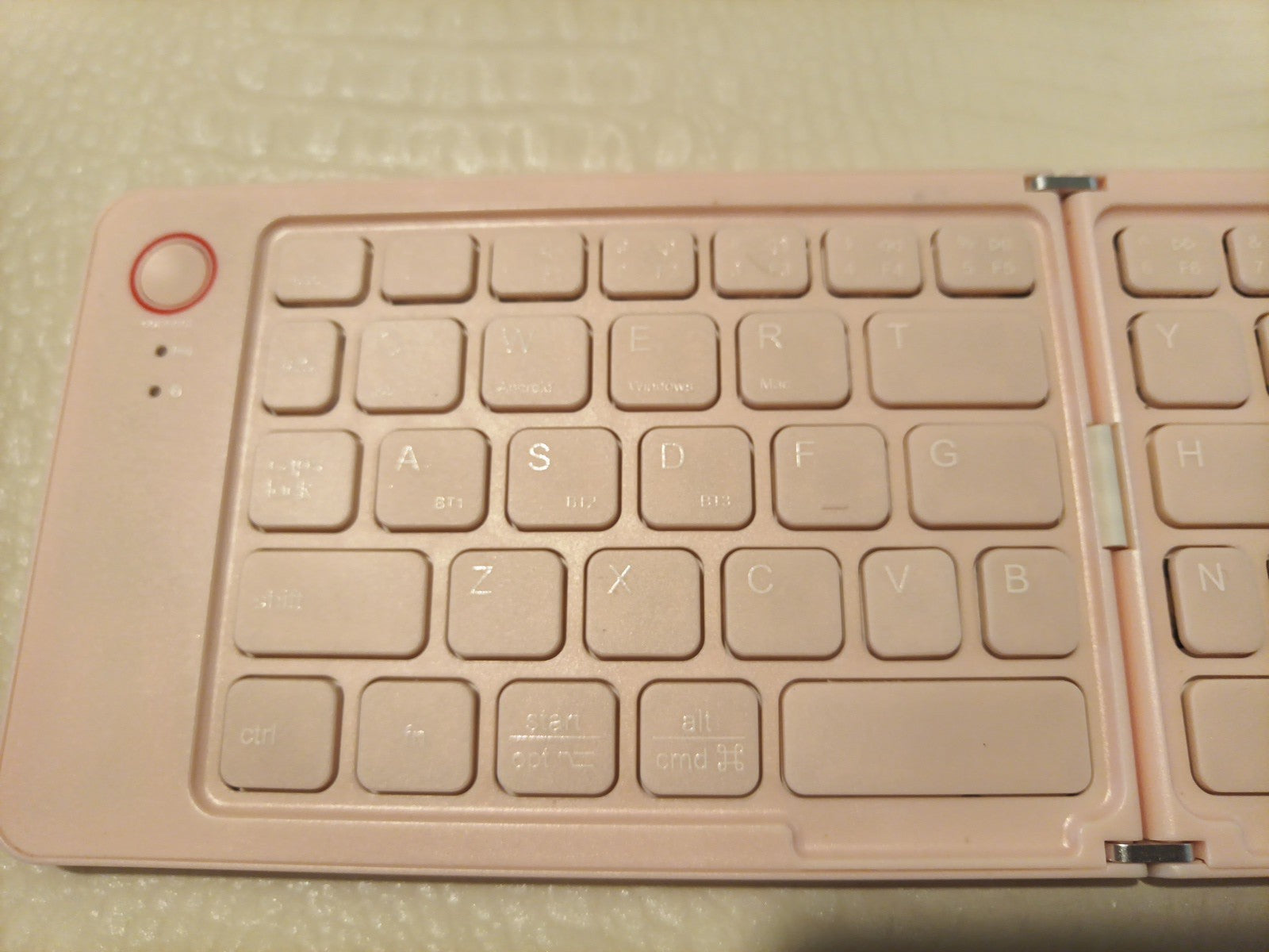 Wireless Foldable Mini Keyboard 3-System Compatible for Tablet/Phone/Laptop1