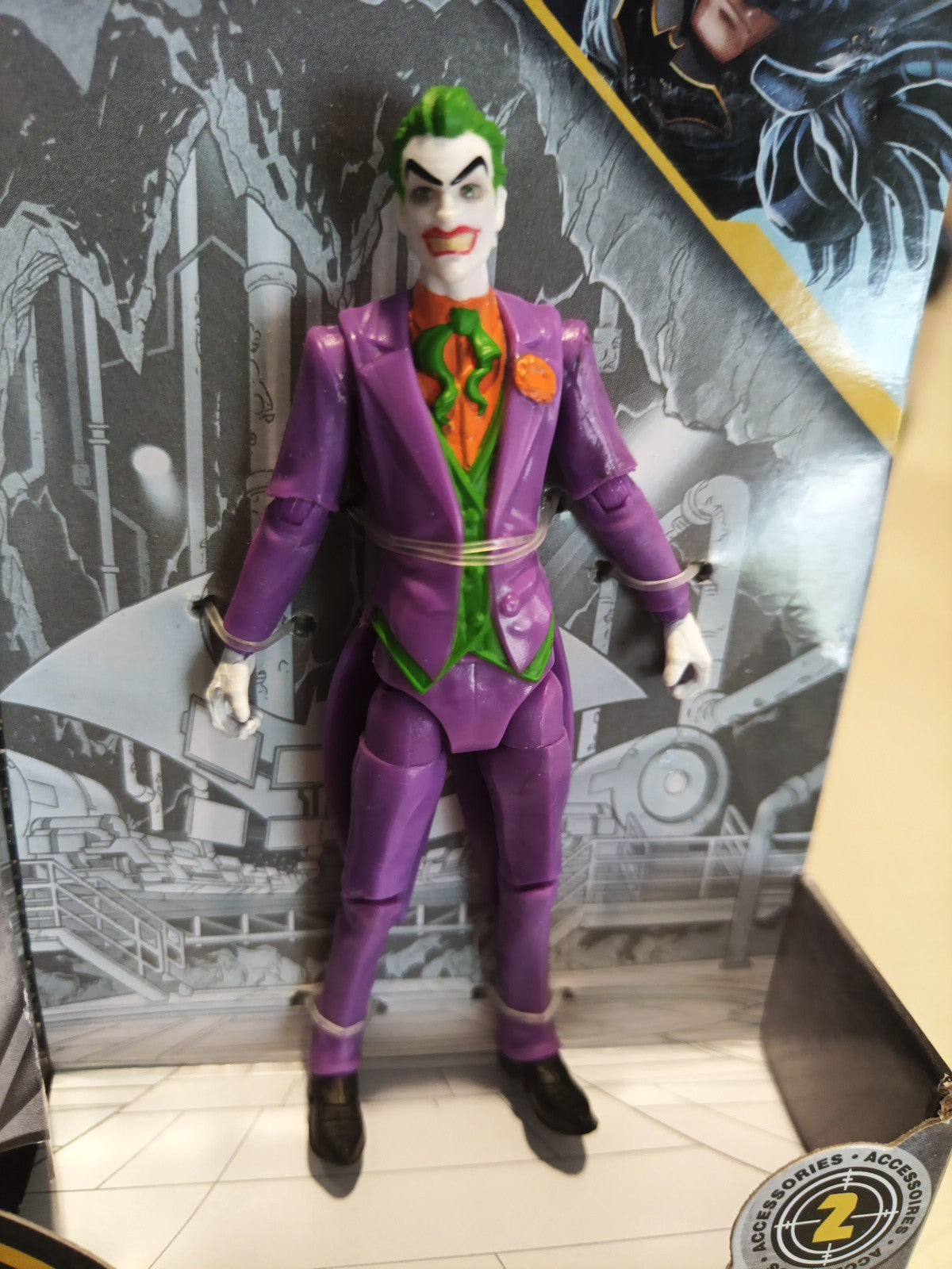 Spin Master Classic The Joker 4" Action with two surprise accessories! NEW1