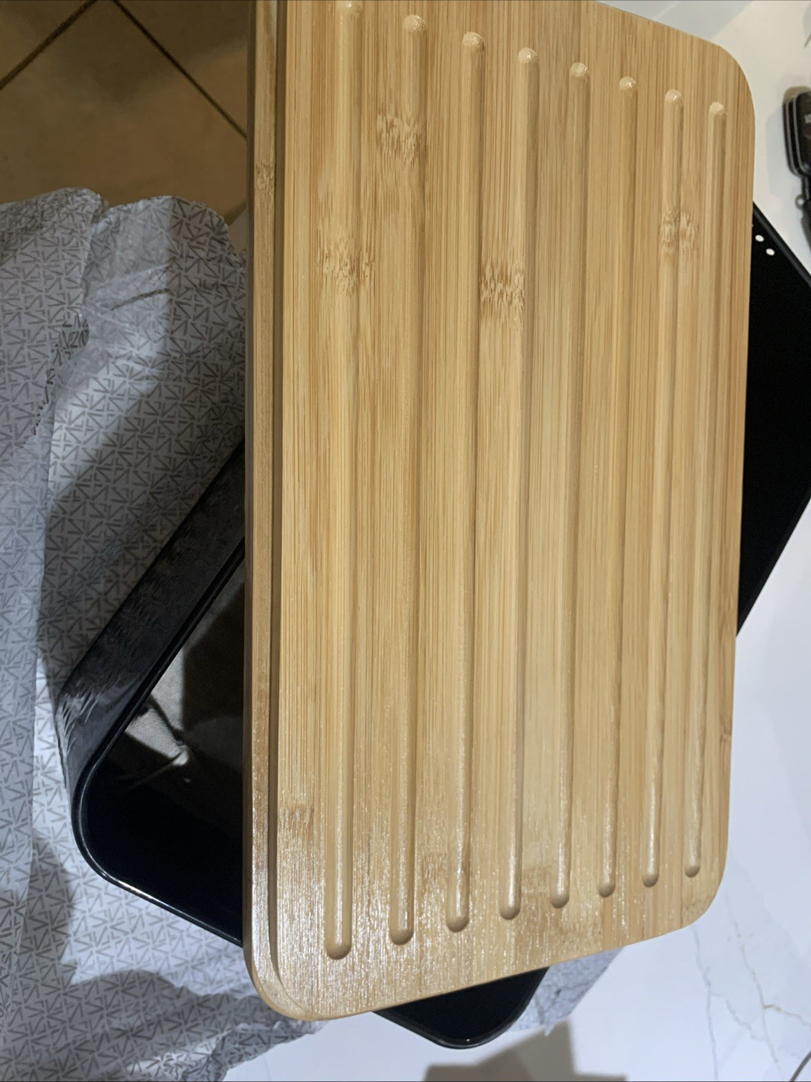 LARS NYSØM Bread Box with Bamboo Lid – Black Metal Scandinavian Kitchen Storage7
