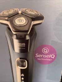 Philips Norelco Shaver 5400 Wet & Dry Rechargeable Shaver S5880/812