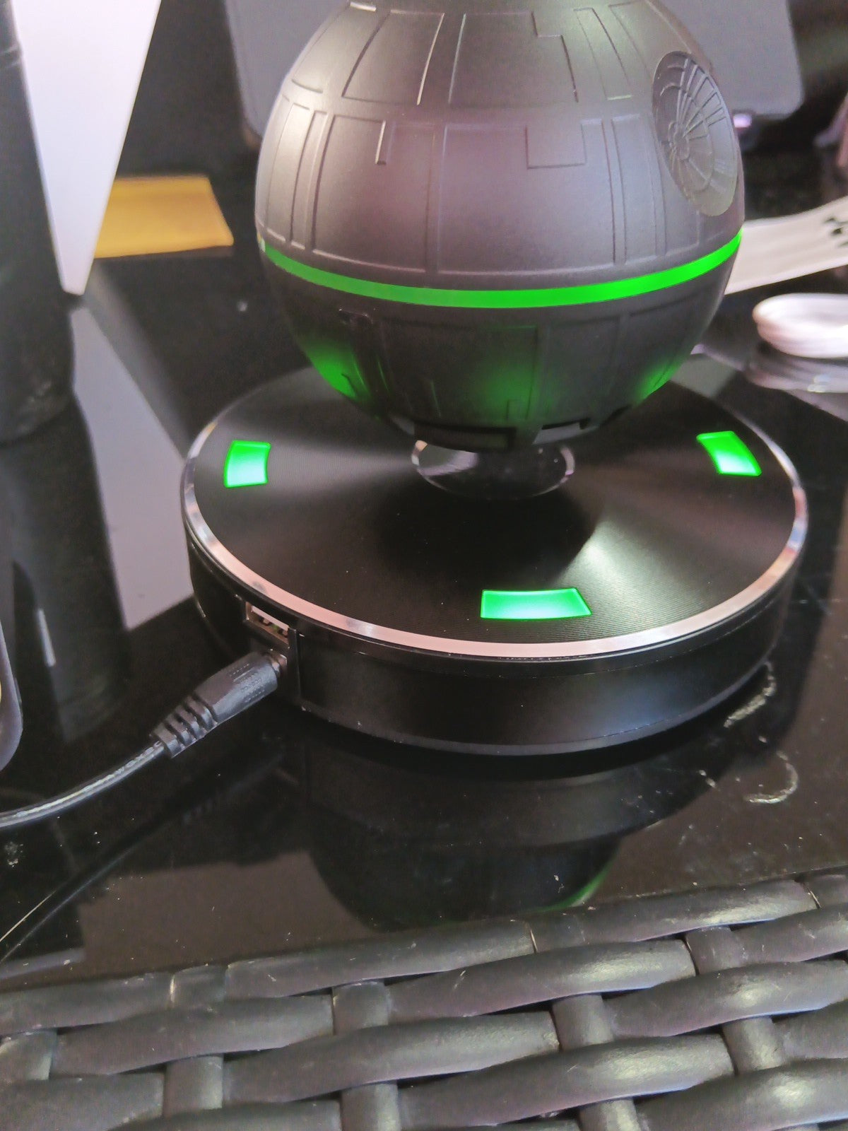 Arc Star Floating Speaker | Bluetooth and NFC | Smartphone Charger | 360° Sound8