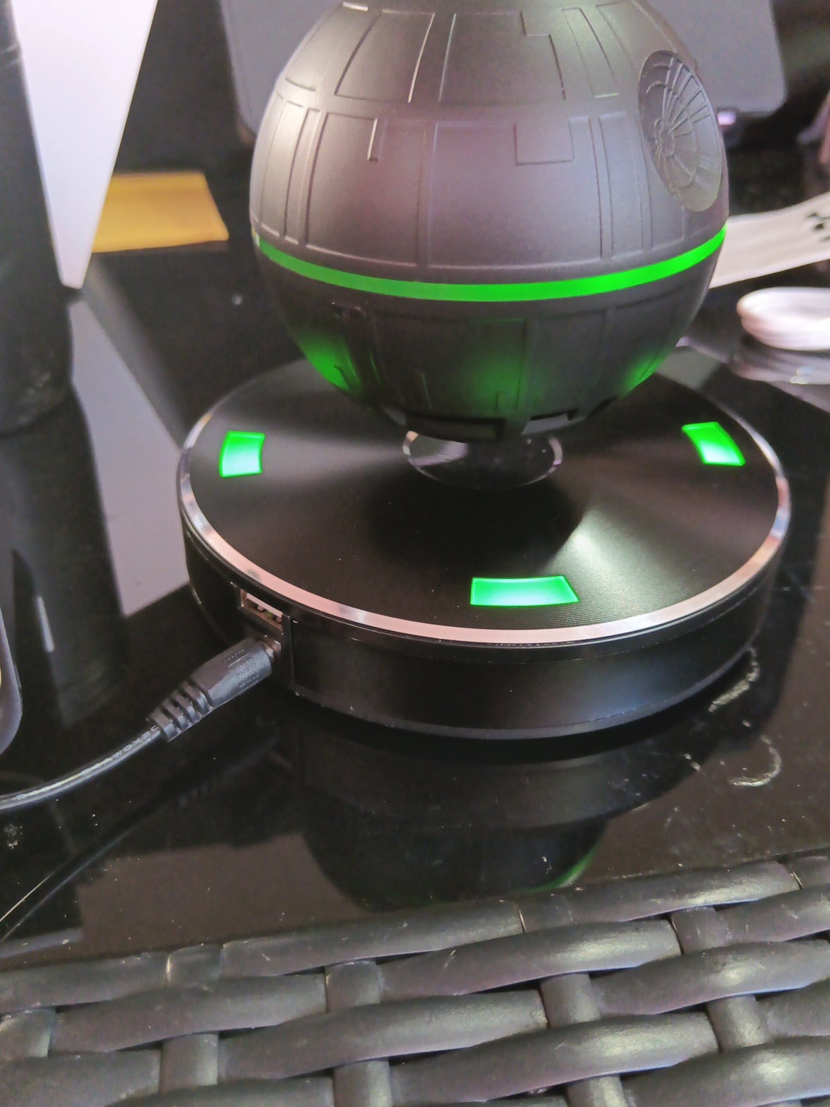 Arc Star Floating Speaker | Bluetooth and NFC | Smartphone Charger | 360° Sound8