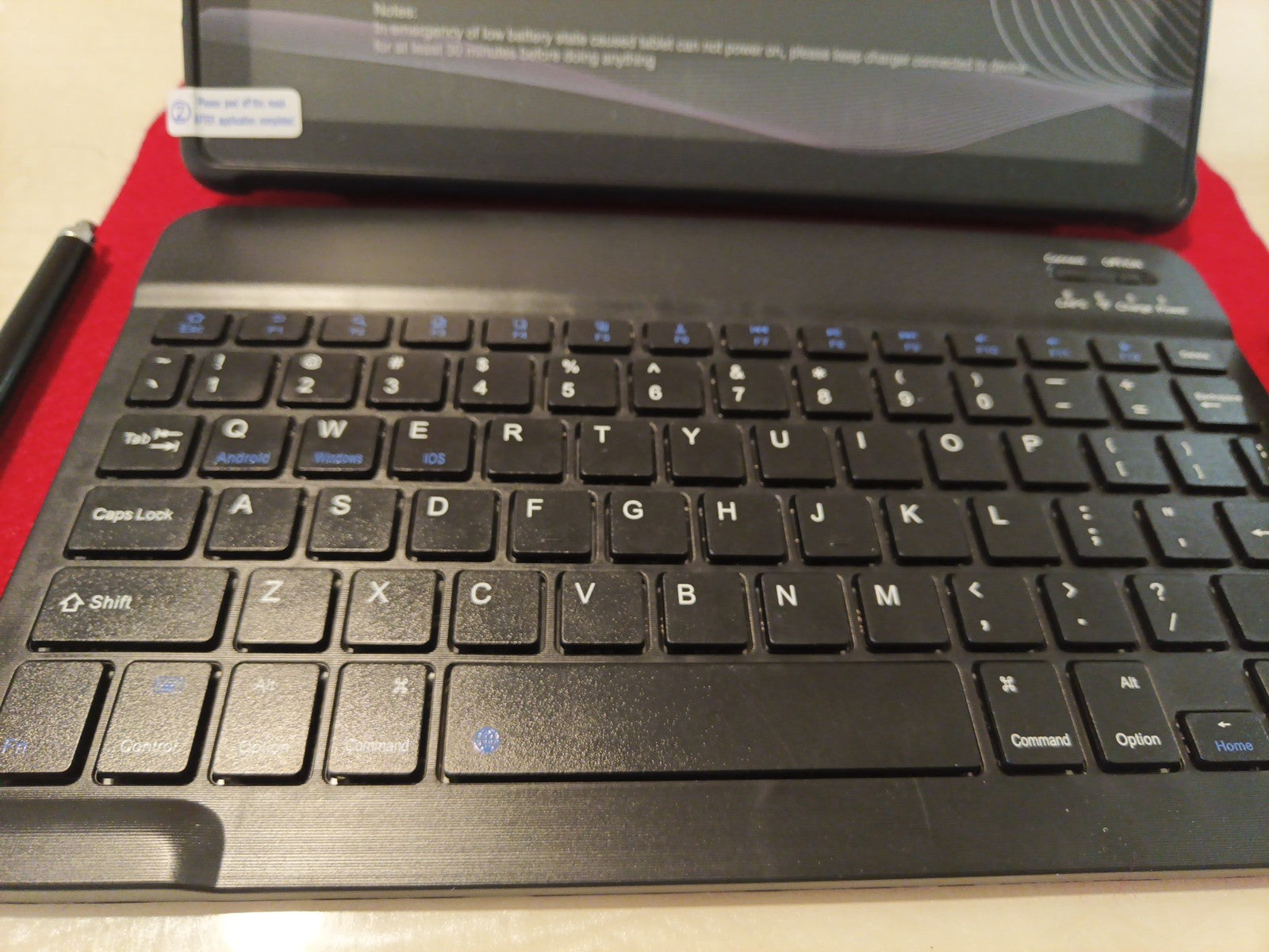 2 in 1 Tablet 10.1 Inch Android 15 OS Tablets with Keyboard, Mouse, Stylus Pen.2