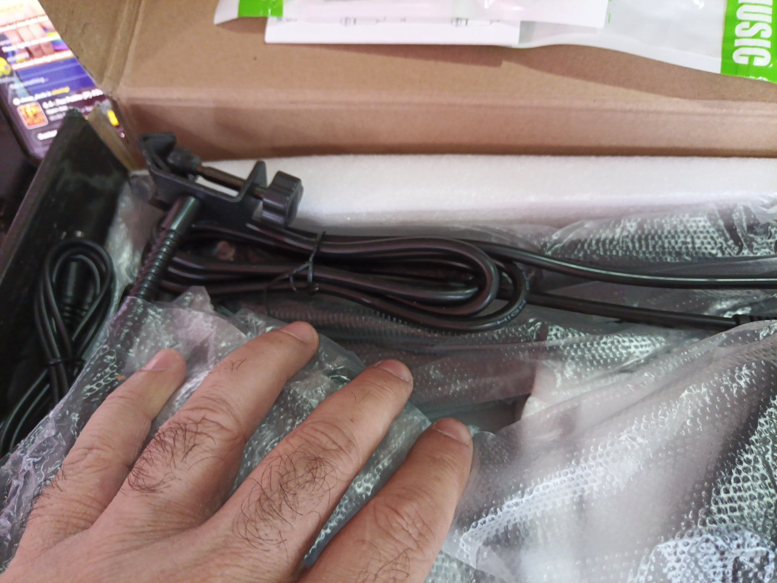 Professional Condenser Microphone & Stand Legendary Vocal Sing Live Sound Card6