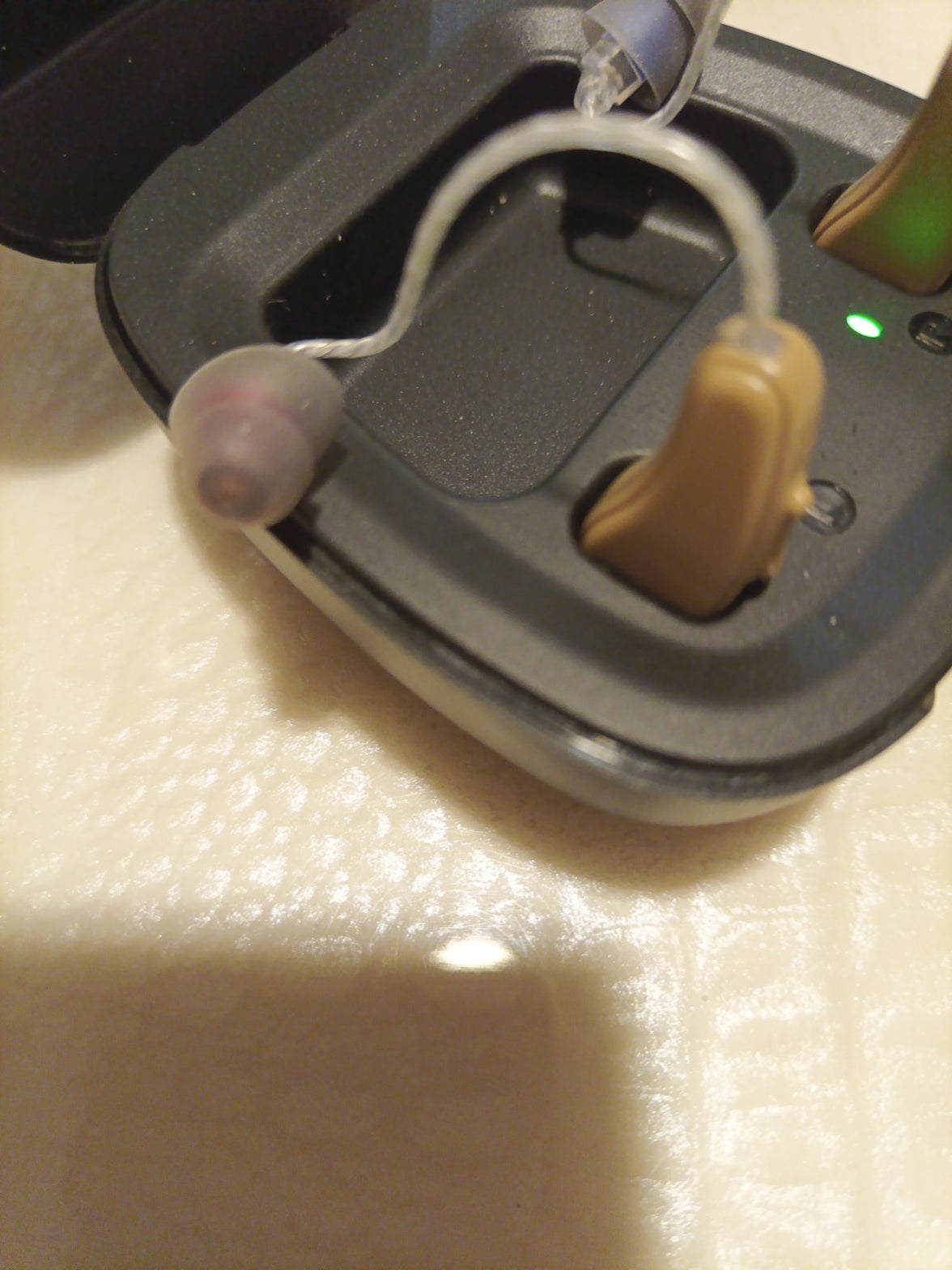 NVOTBY New Hearing Aid Rechargeable Model:M2231 Seniors. Adults. Open Box NEW9