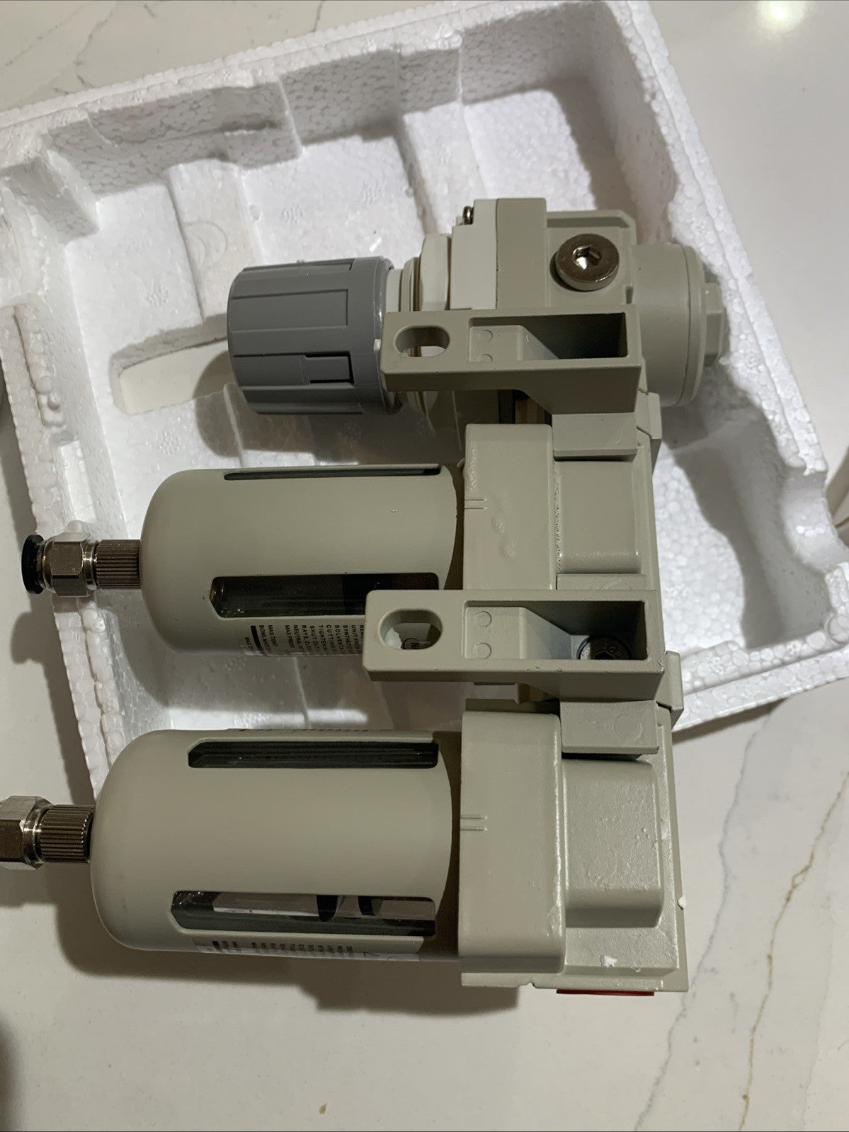 DFR-03 3/8" NPT Air Drying System - Double Air Filters, Air Pressure Regulator C4