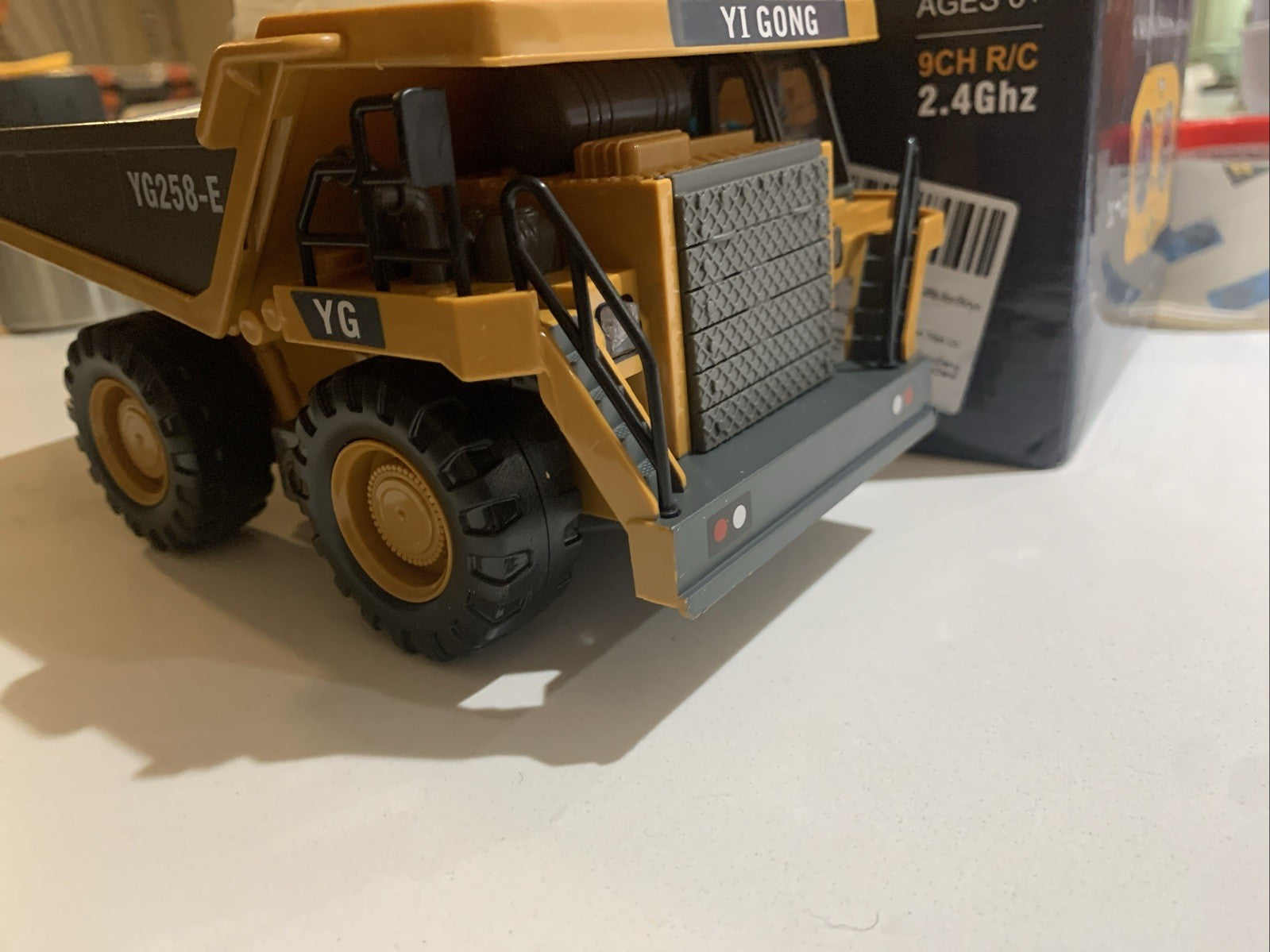 NNEOBA RC Alloy Dump Truck Engineering Vehicle for Boys7