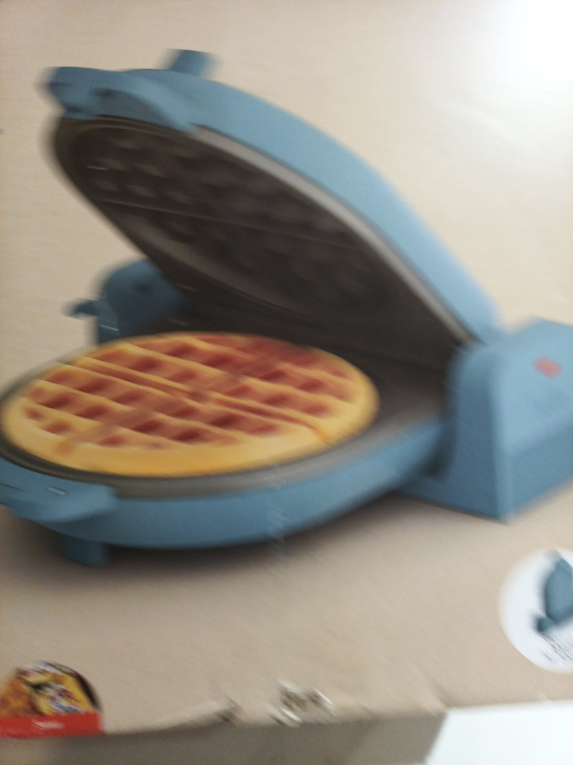 Flip-N-Store Belgian Waffle Maker, Evergood™ Ceramic Nonstick Coating, Surf Blue2