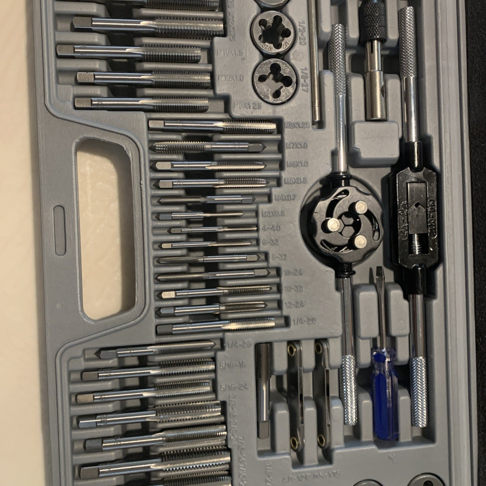 60PC Tap and Die Set Metric Imperial Sae Standard Bearing Steel Threading Tool3