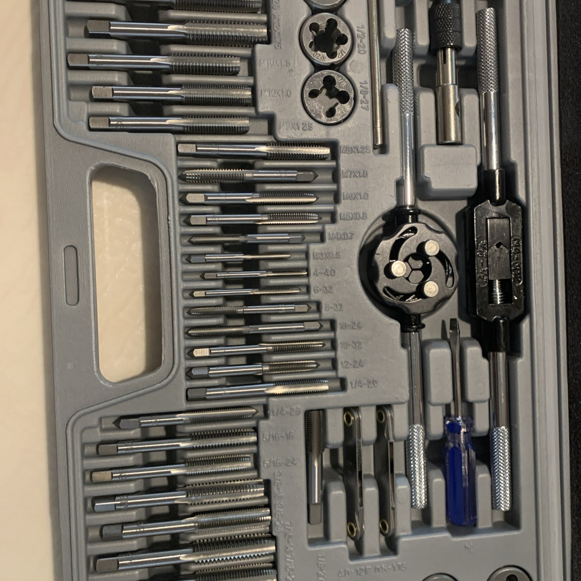60PC Tap and Die Set Metric Imperial Sae Standard Bearing Steel Threading Tool3