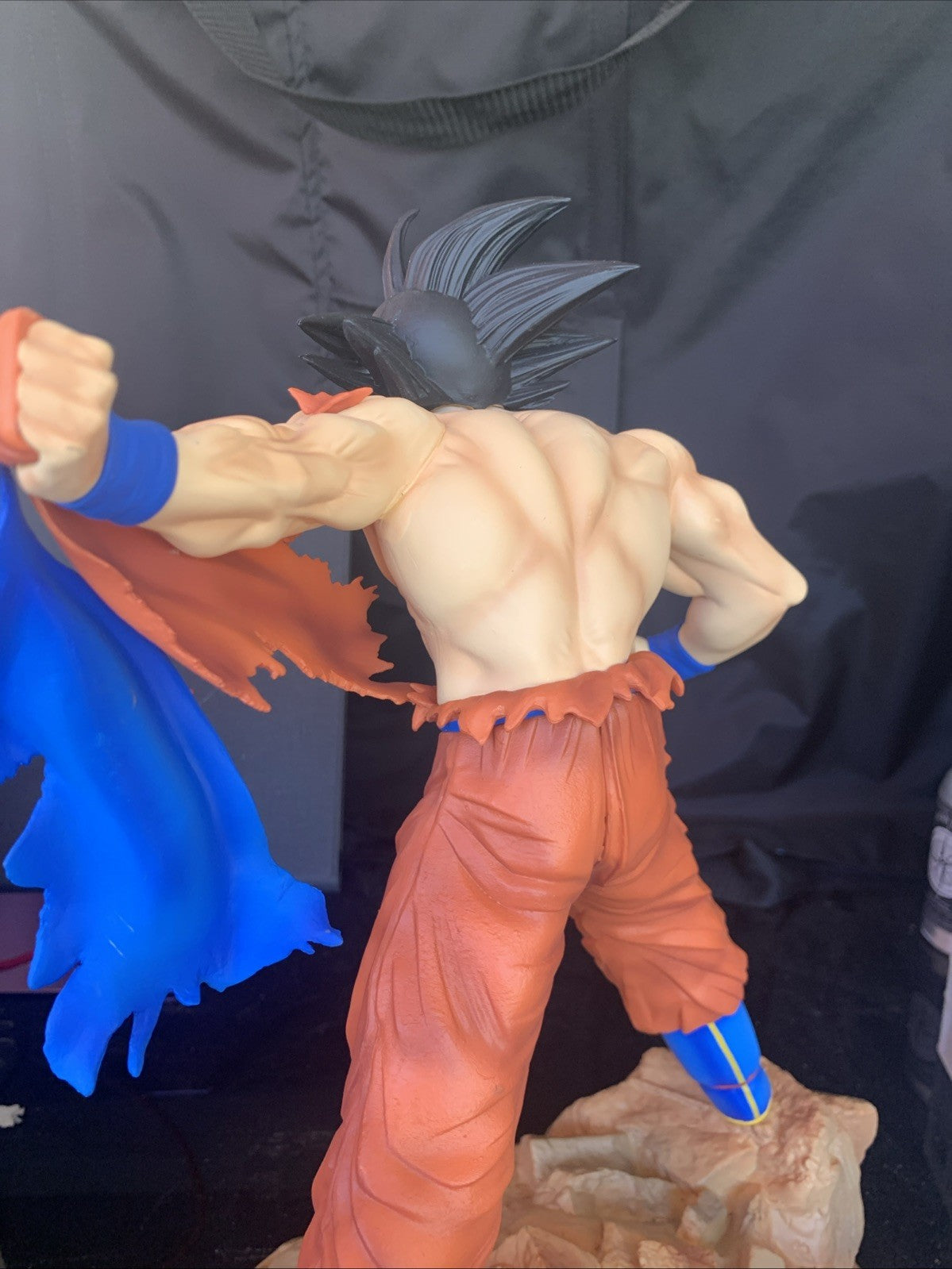 Dragon Ball Z 13in Battle Torn Base Goku PVC Statue Collection Model Toy8