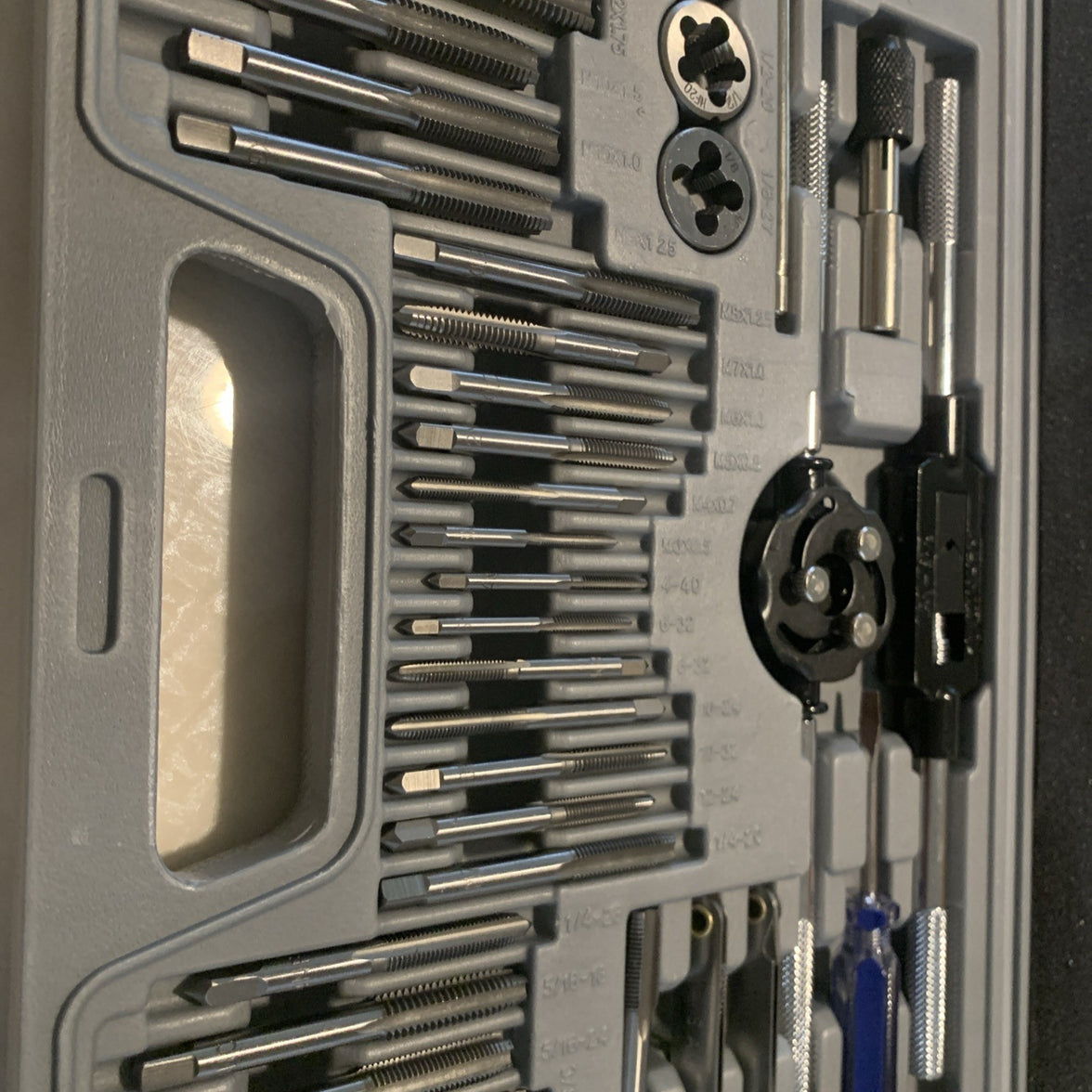 60PC Tap and Die Set Metric Imperial Sae Standard Bearing Steel Threading Tool7