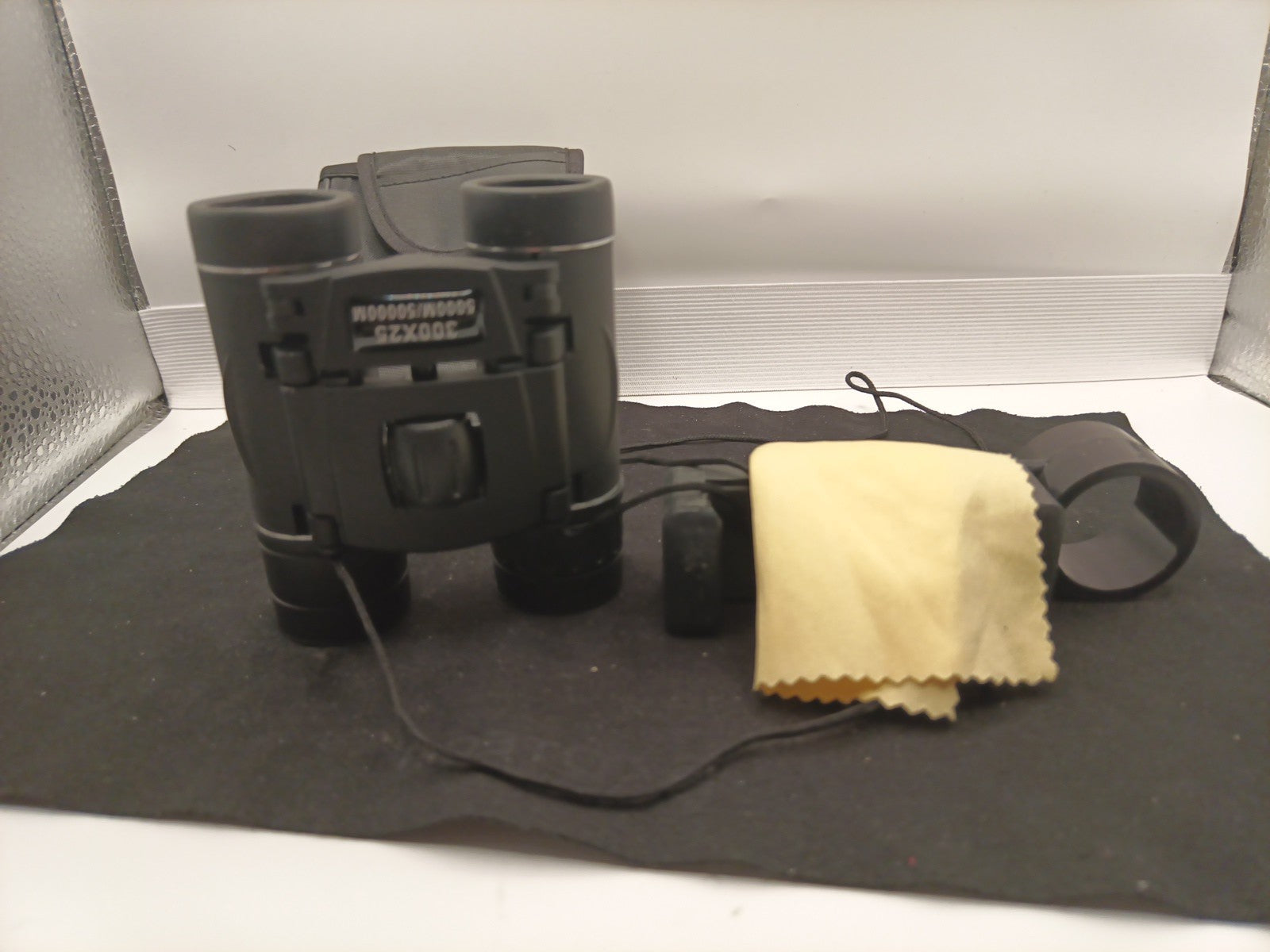 Folding Roof Prism Binoculars Item#9402