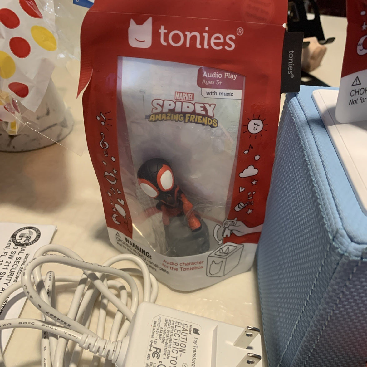 Tonies Toniebox Audio Box Player Light Blue No Box With 4 Tonies Figures See Pic3