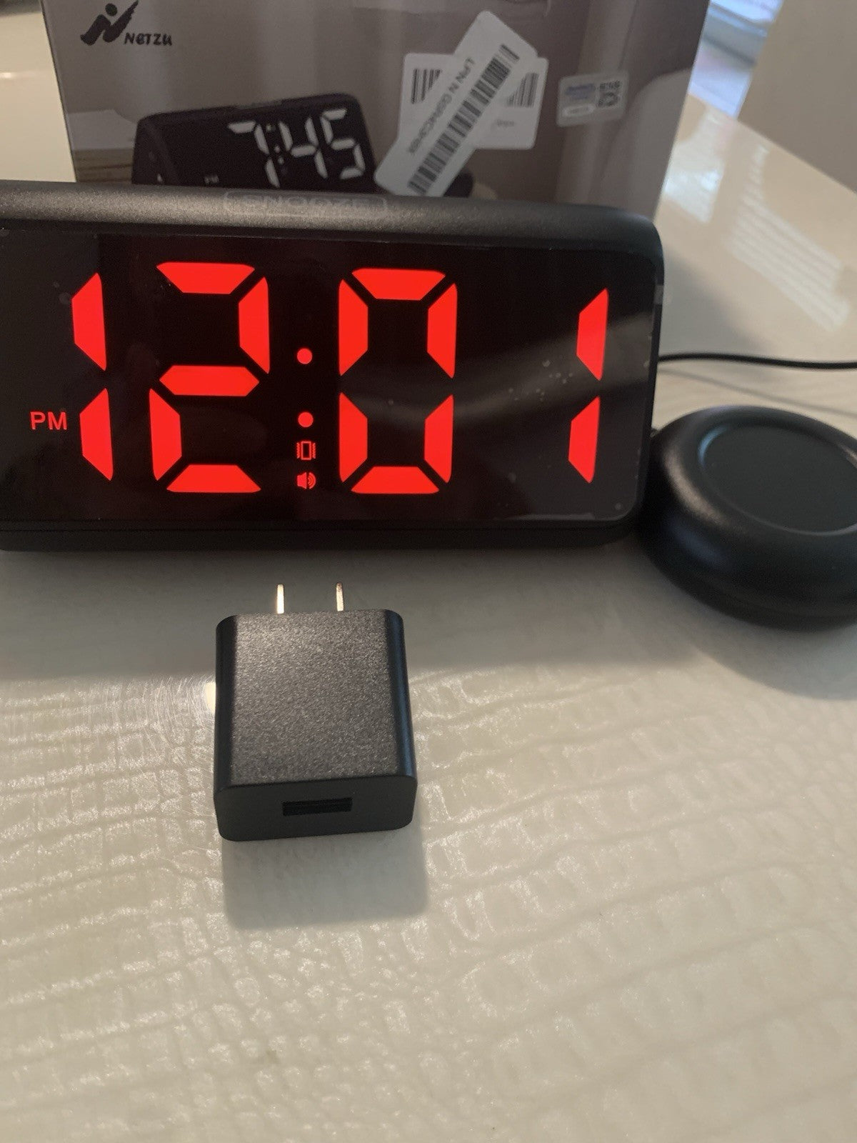 Alarm Clock With Vibrating Pad For Under Pillow, Multiple Color Lights Choices2