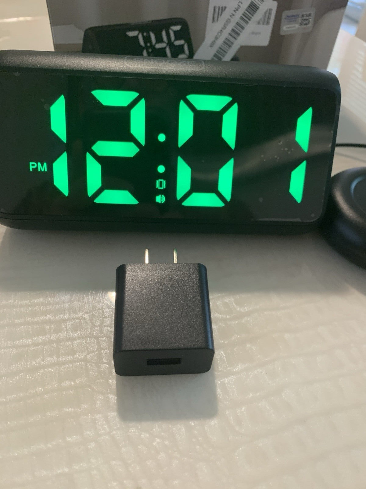 Alarm Clock With Vibrating Pad For Under Pillow, Multiple Color Lights Choices3