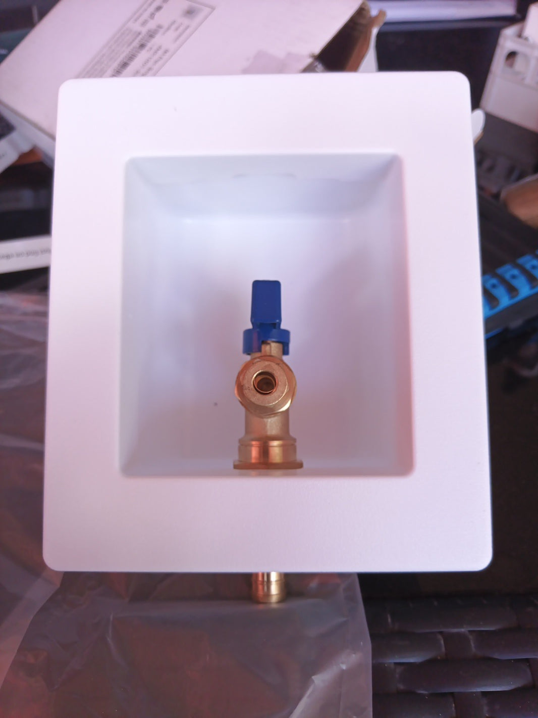  Universal Ice Maker Box,1/2-Inch Inlet with Installed 1/4 Regular Pex Crimp0