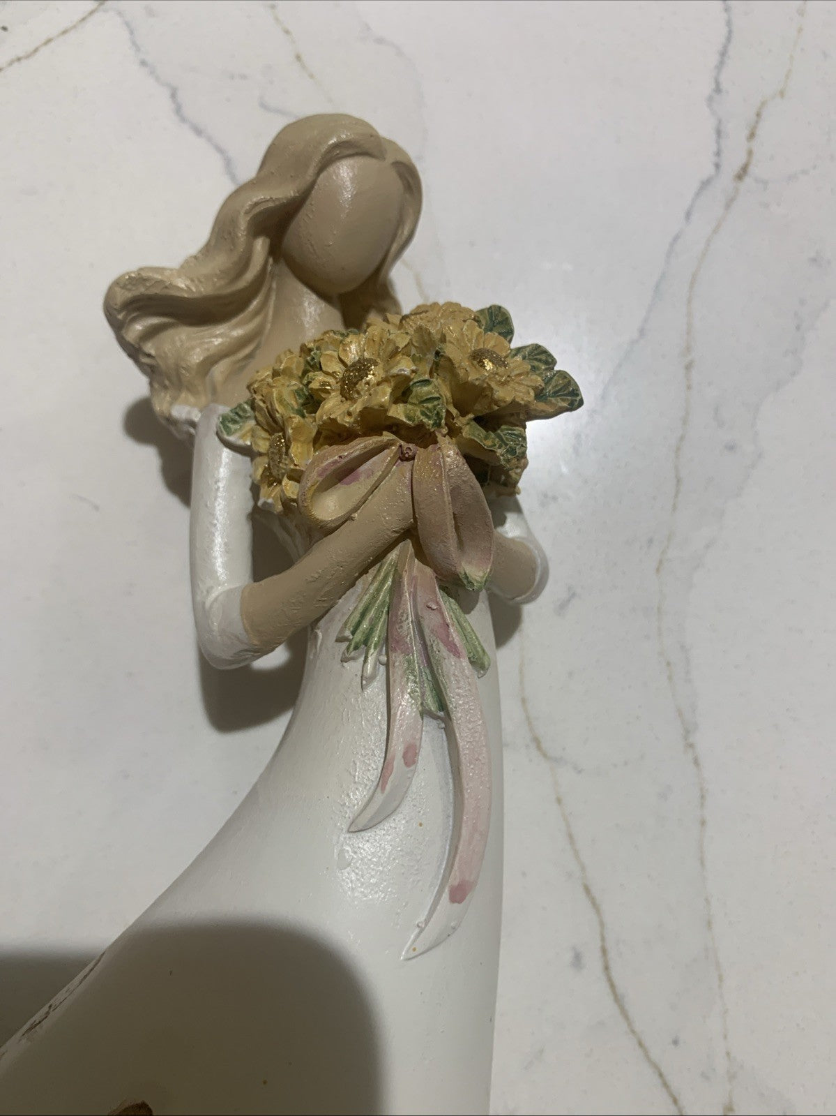 Enesco-Legacy of Love - Friend Flowers Figurine - 40247088