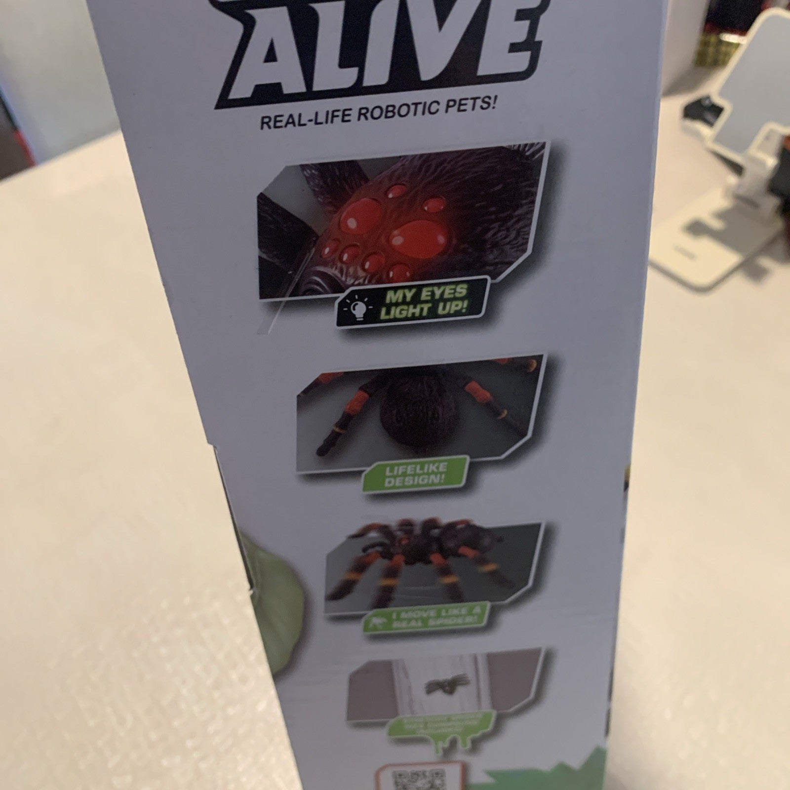 Robo Alive Giant Tarantula Realistic Spider Toy for Epic Pranks and Fun13