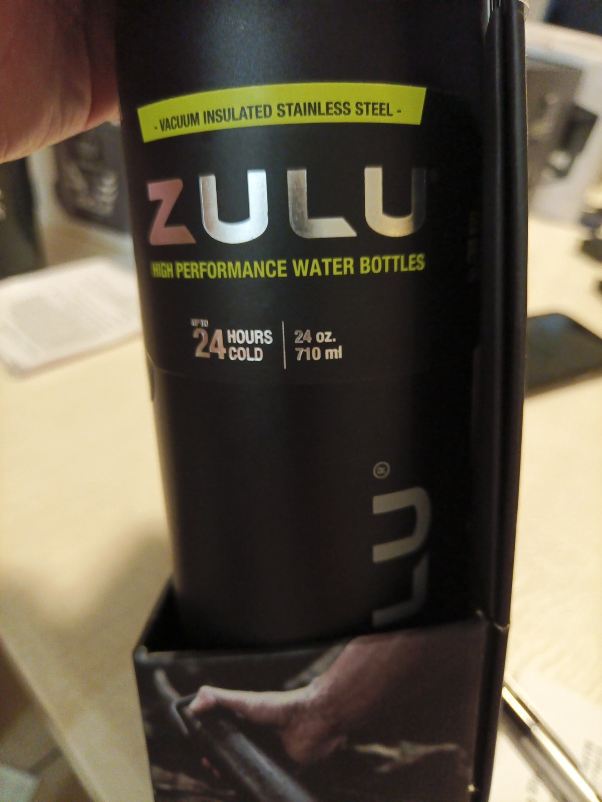 ZULU Ace Vacuum Insulated Stainless Steel Water Bottle with 24 Ounces, Black 8