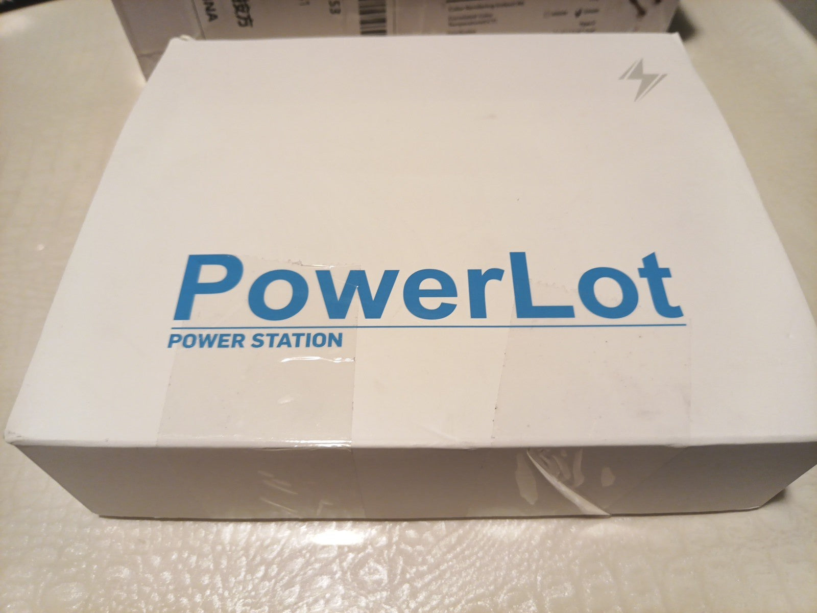 PowerLot Power Station 240W 4-port PD Power Adapter Fast Charge USB C0