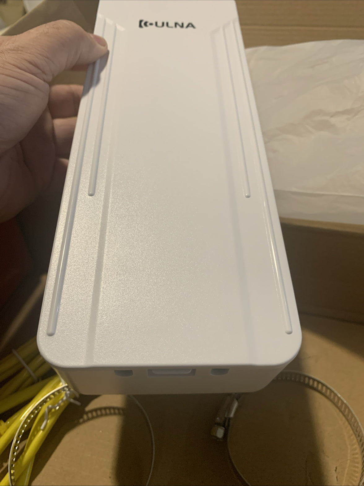 ULNA is a wireless bridge with a maximum wireless data rate of 1000 Mb8