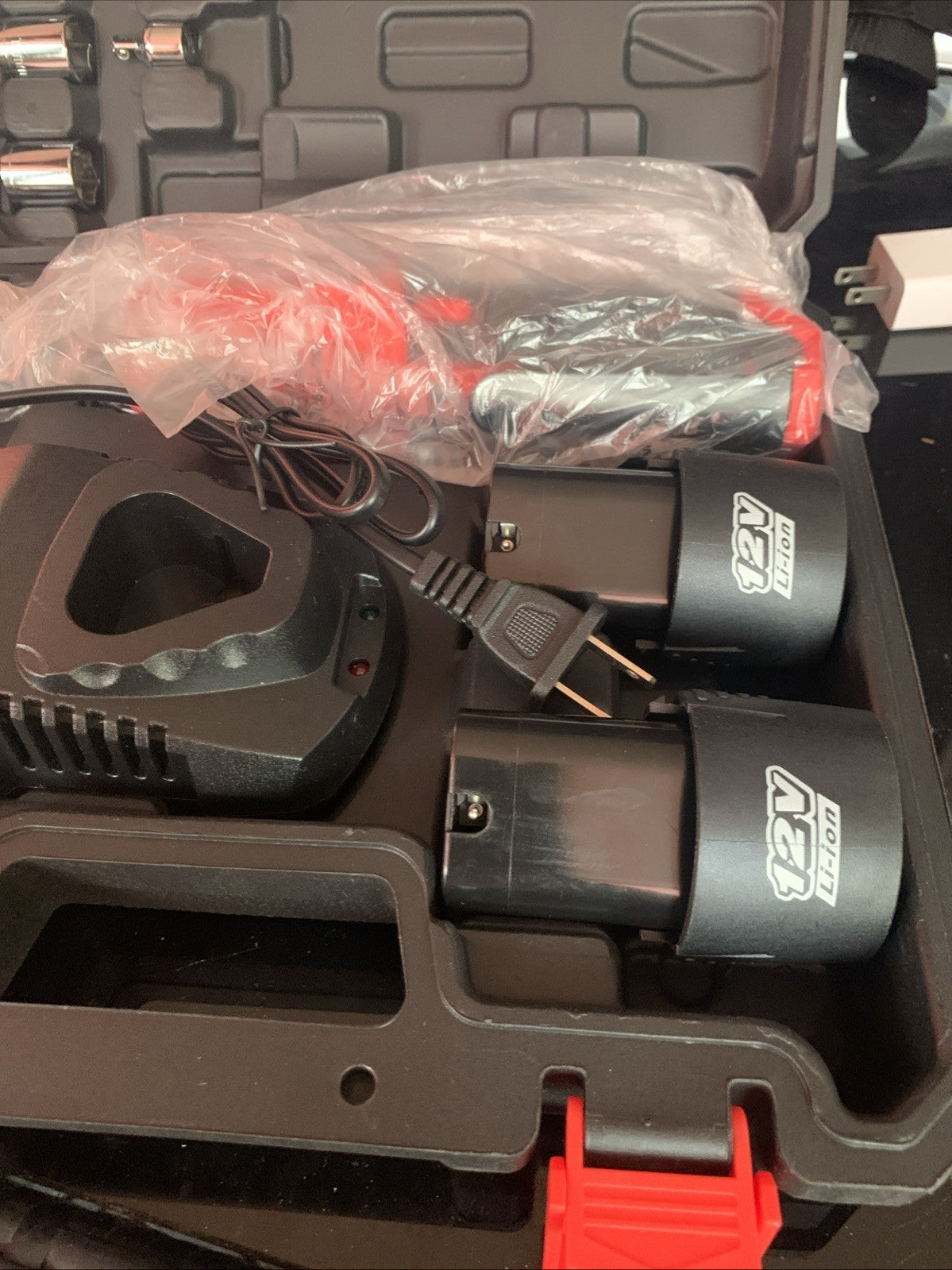 Cordless Electric Ratchet Wrench Set, 3/8" 12V Power Ratchet Tool Kit with 2 Pac7