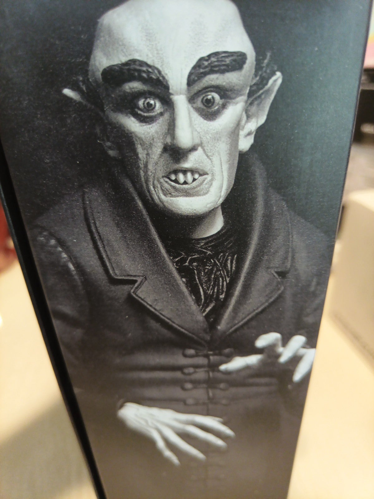 NECA Nosferatu Ultimate Count Orlok Black & White 7" Scale Action Figure IN HAND2