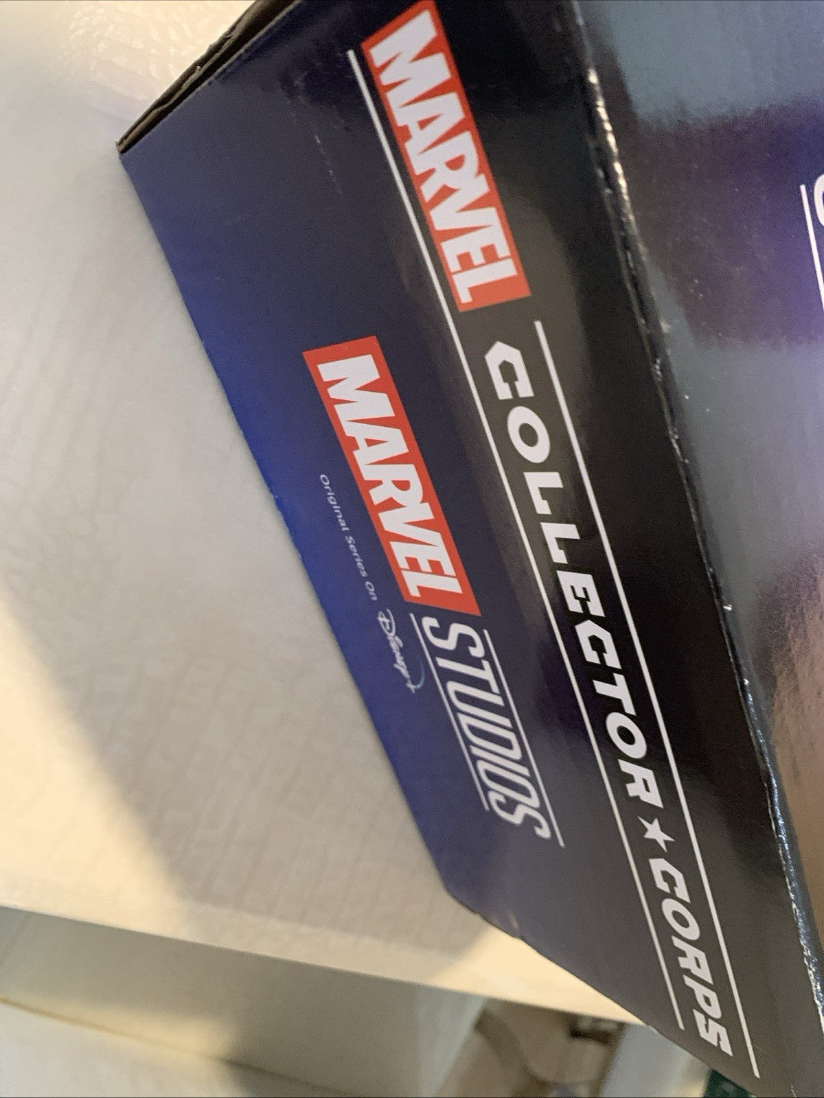 Funko Pop Moon Knight Kevin Disney+ Marvel Collector Corp Box XS Shirt3