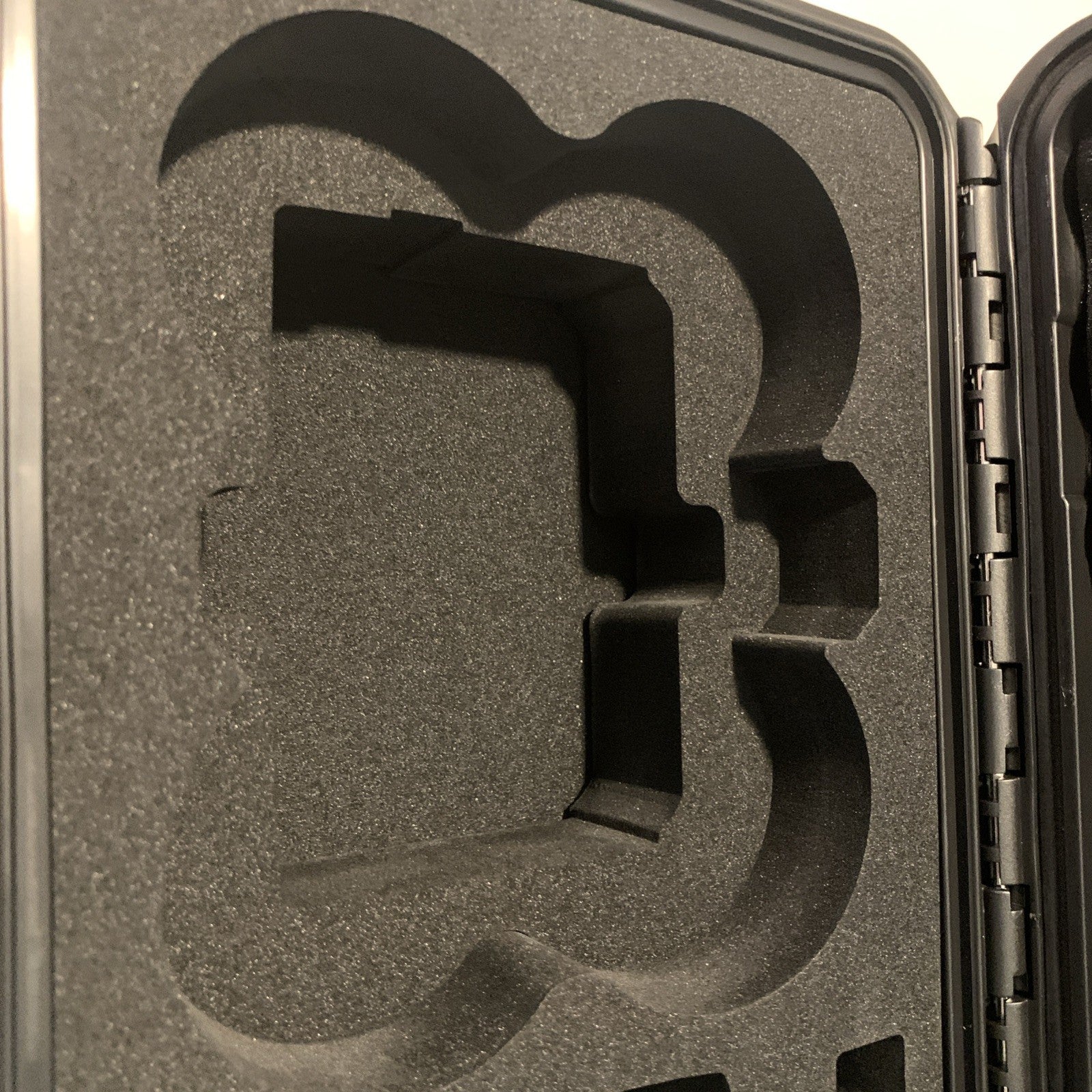 ZENACCE Hard Plastic Carrying Case Bundle with Foam Empty8